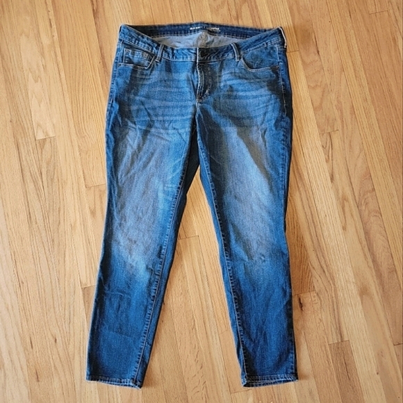 Old Navy Rockstar Lowrise Skinny Jean - Picture 1 of 4